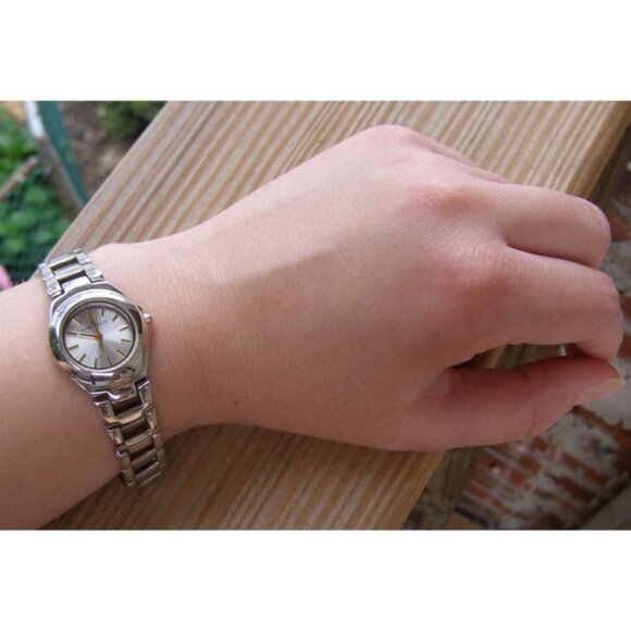 New ANNE KLEIN Silver Metal Analog Watch Japan Movt Quartz - Picture 5 of 8